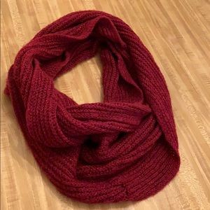 Red infinity scarf